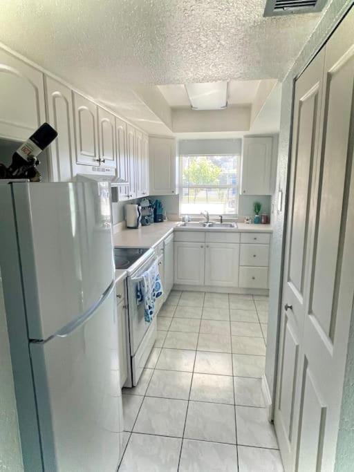 Sparkling 2Bed 1Bath Beach Home - Unit 214 可可比奇 外观 照片