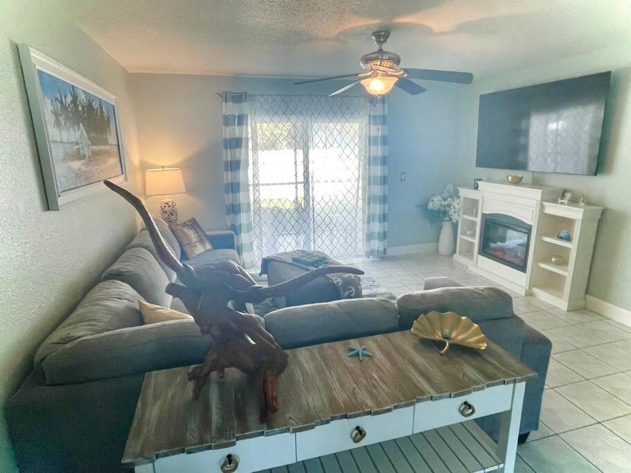 Sparkling 2Bed 1Bath Beach Home - Unit 214 可可比奇 外观 照片